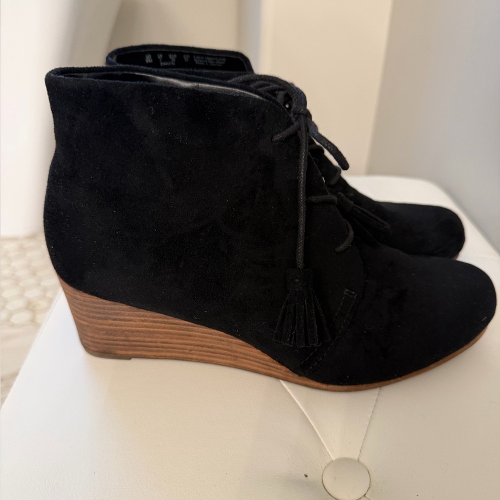 Dr Scholl suede booties